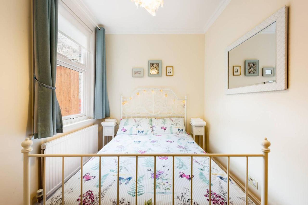 2 Bedroom Apartment Harrow Buitenkant foto