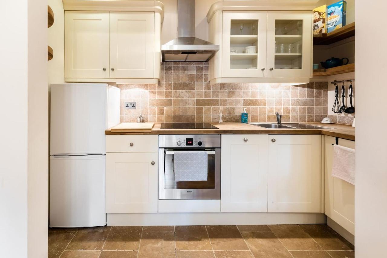 2 Bedroom Apartment Harrow Buitenkant foto