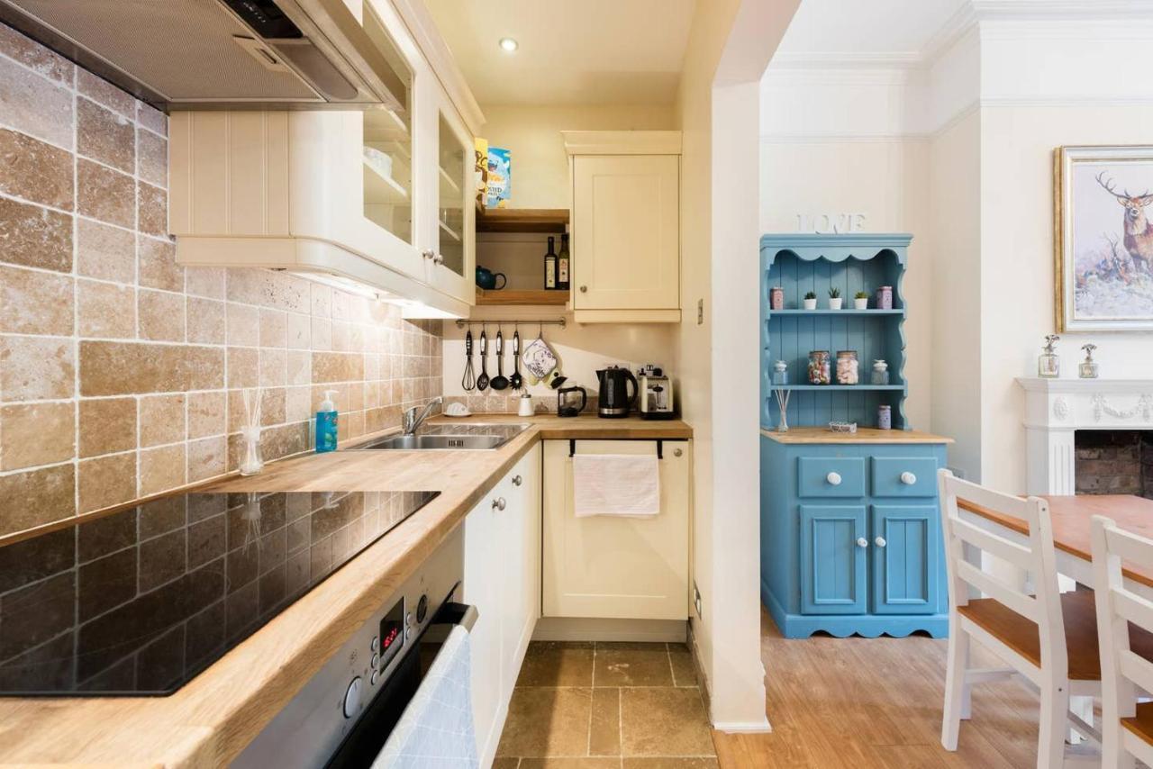2 Bedroom Apartment Harrow Buitenkant foto